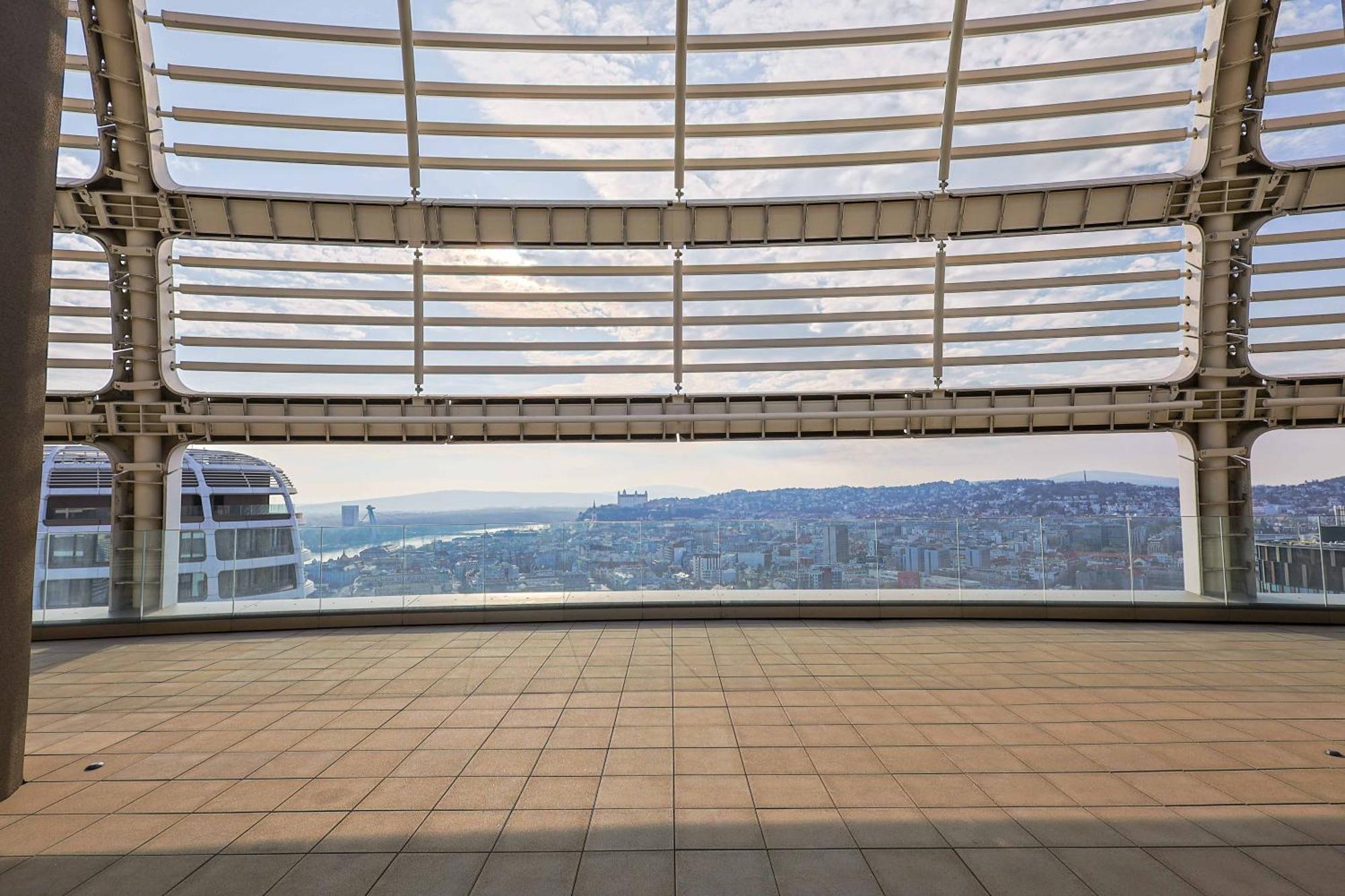 Skypark Tower 3- Free Parking And Views Bratysława